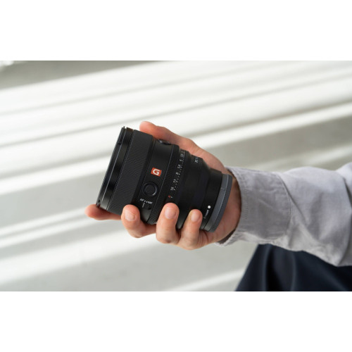 Объектив Sony 85mm f/1.4 GM II для NEX FF (SEL85F14GM2B.SYX) – Sony (вид 2)