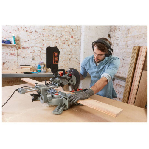 Торцювальна пила Black&Decker 1600 Вт, диск 216х30 мм, 4800 об/хв, XPS, вага 12 кг (BES700) – BLACK&DECKER (вид 1)