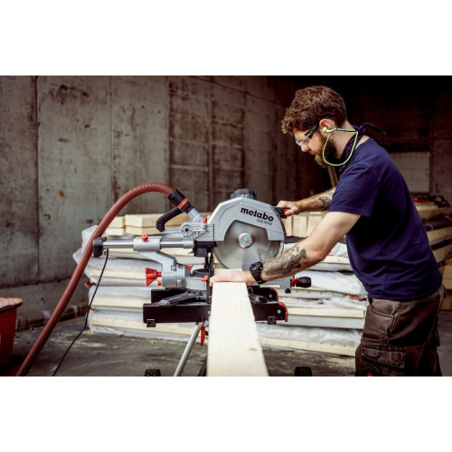 Торцовочная пила Metabo KGS 305M с протяжкой, 1600Вт, 305мм, 18.6кг (613305000) – Metabo (вид 2)