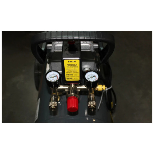 Компресор GTM 220л/хв 1,8кВт 8бар 220В, 50л (KABM2050) – GTM (вид 2)