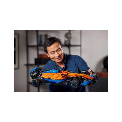 Конструктор LEGO Technic Гоночный автомобиль McLaren Formula 1 (42141) – LEGO (вид 2)