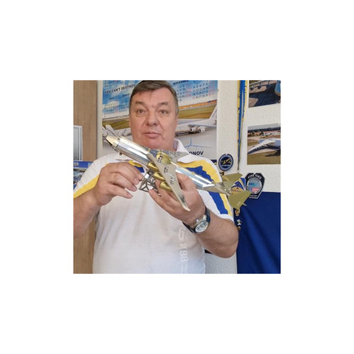 Конструктор Metal Time Колекцiйна модель Ukrainian Dream Exclusive Edition Ан-225 Мрія зібрана двокольорова (MT001EE/READY) – Metal Time (вид 2)